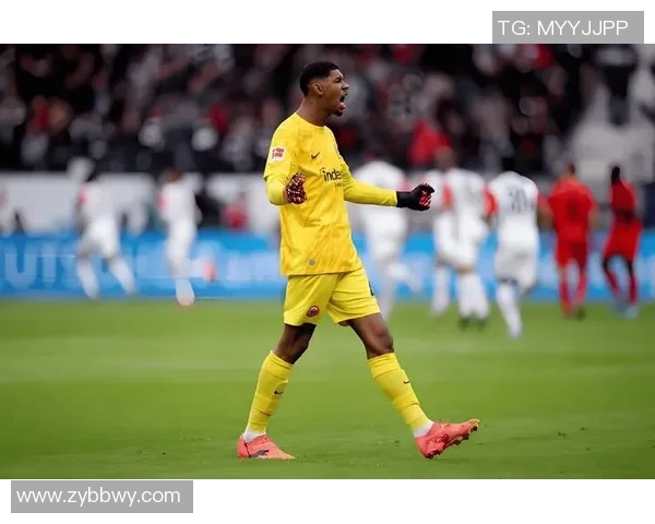 曼联门将拉门斯神勇扑救震撼全场球迷热血沸腾 曼联门将拉门斯神勇扑救震撼全场球迷热血沸腾